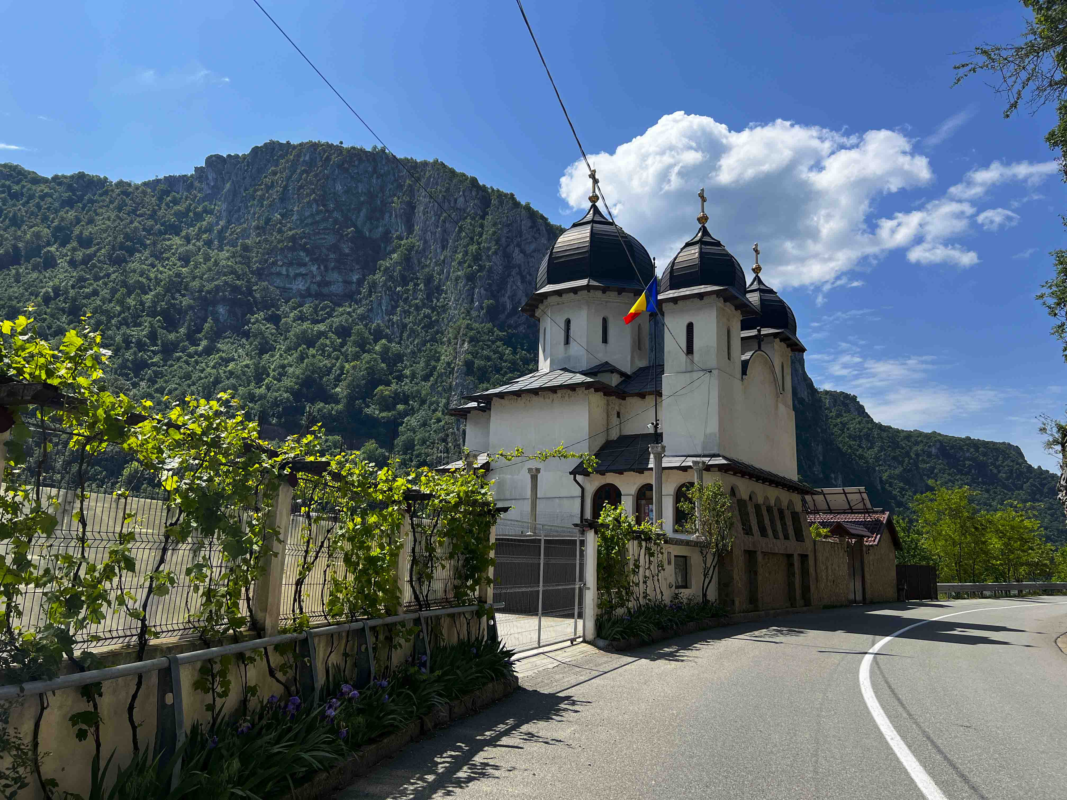 Mănăstirea Mraconia