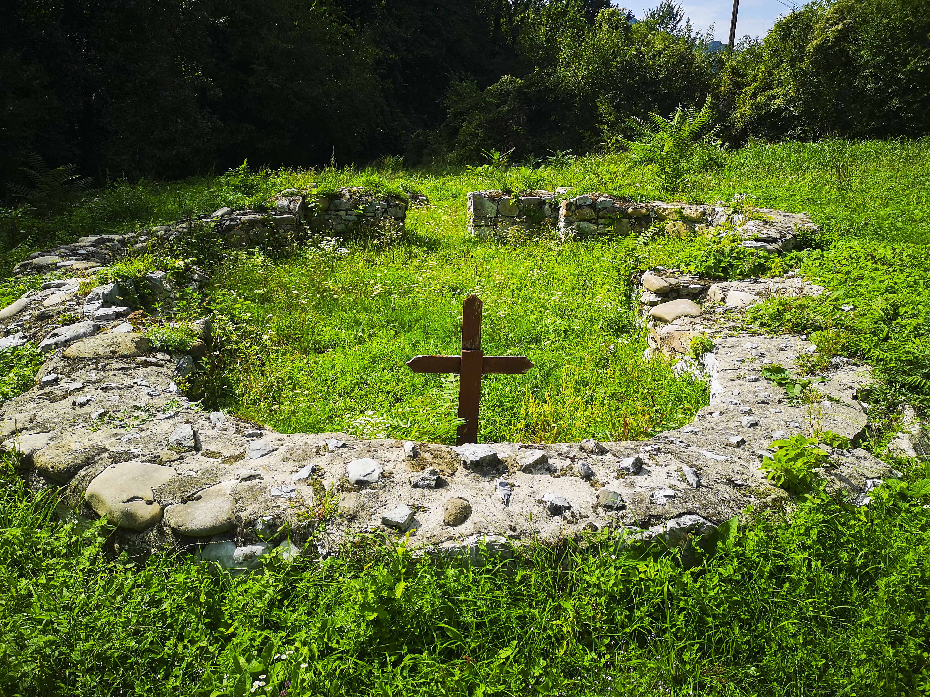 Ruinele Mănăstirii Medievale Sirinia